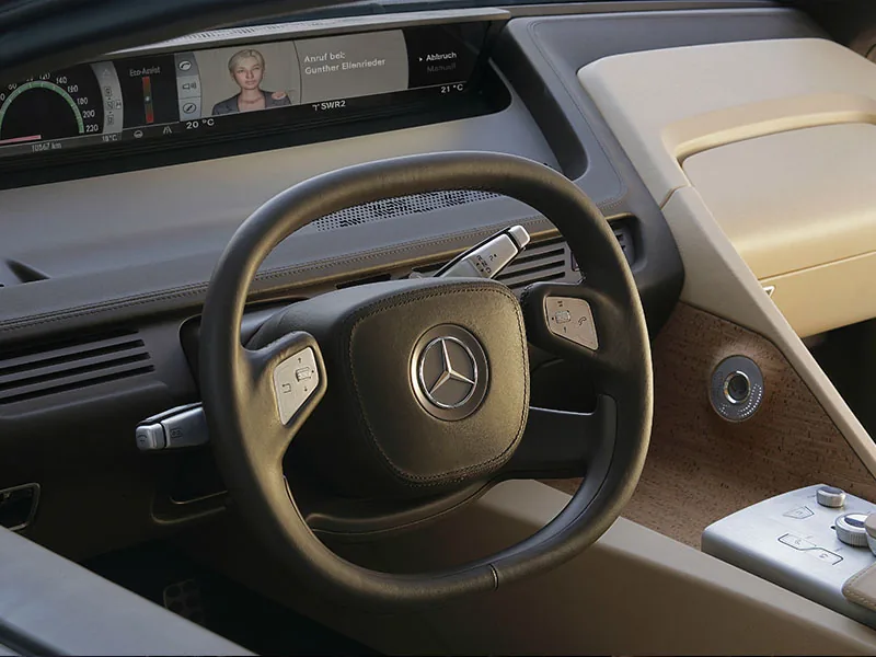 Virtual car assistant in the cockpit display of the Mercedes-Benz F 700